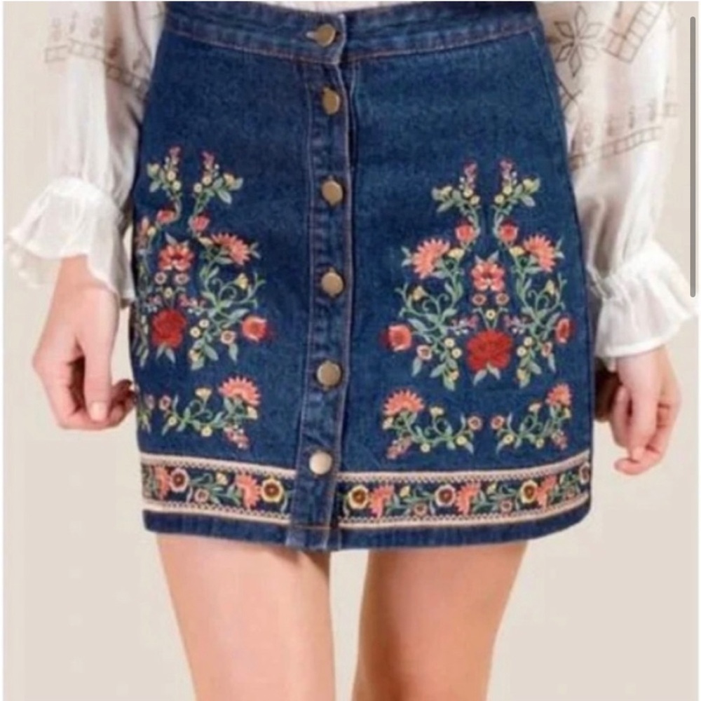 Miami embroidered mini skirt